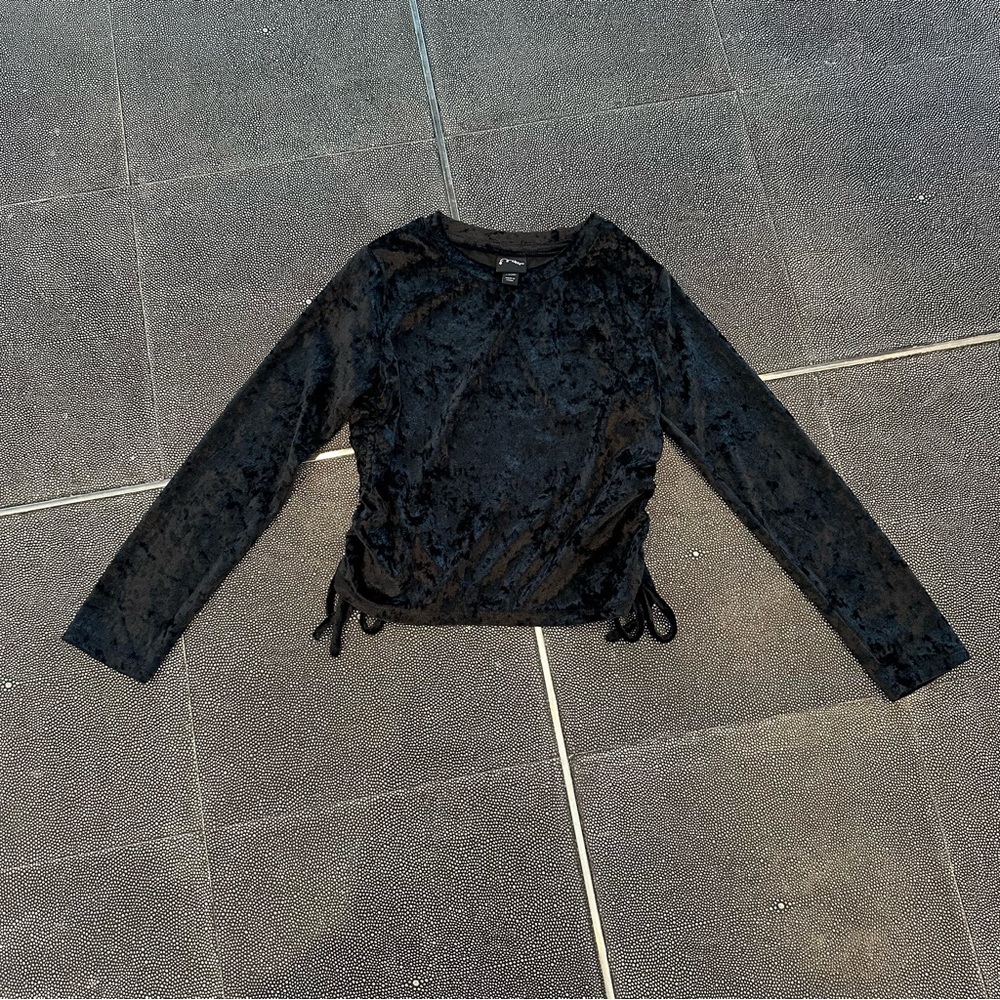 Art Class Girls' Black Side Cinch Long Sleeve T-Shirt. Size S (6/6X) - Picture 2 of 9